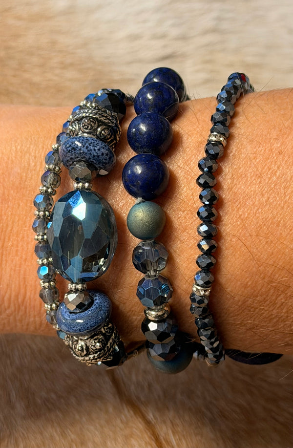 DM BUNDLE ASST BLUE BEADS and CRYSTALS BRACELETS