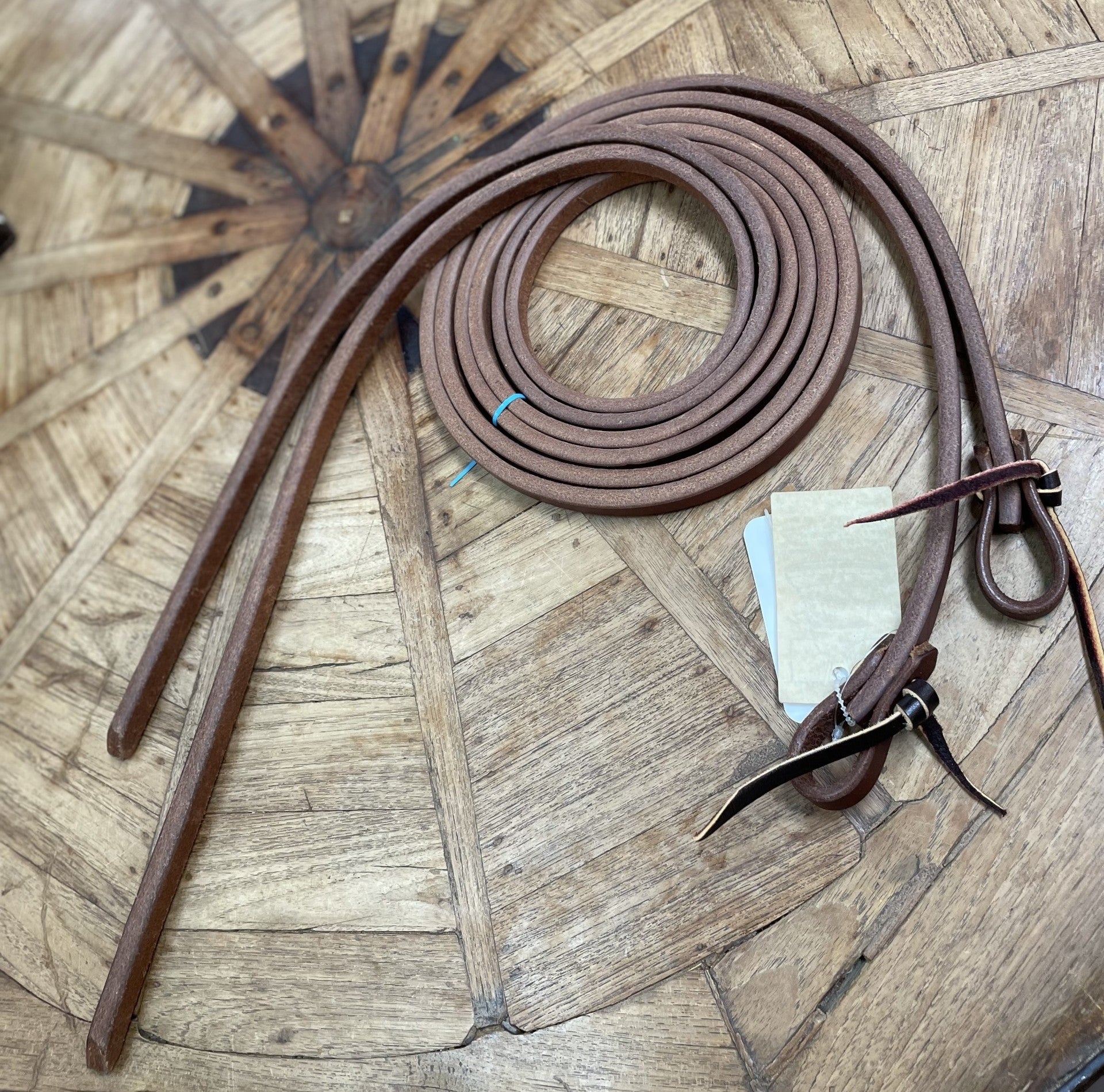 Showman 5/8 X 8 Ft Oiled Harness Leather Split Reins – USA Made, Medium Oil Finish