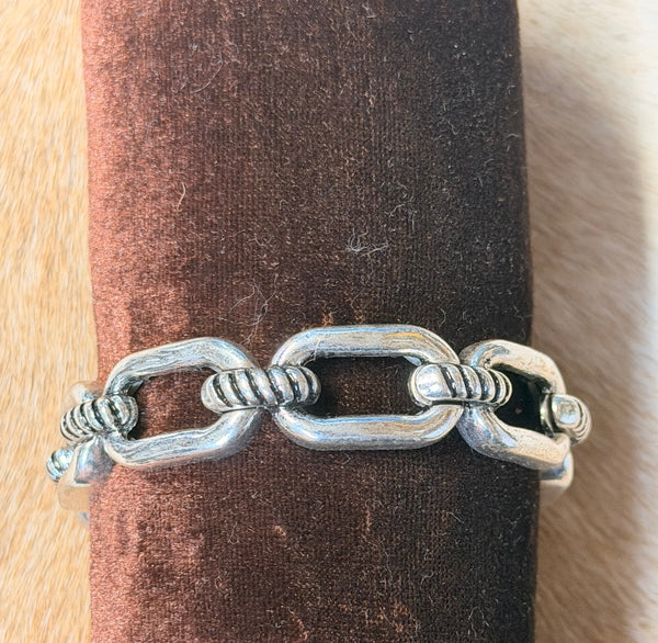 Twisted Oval Link Bracelet