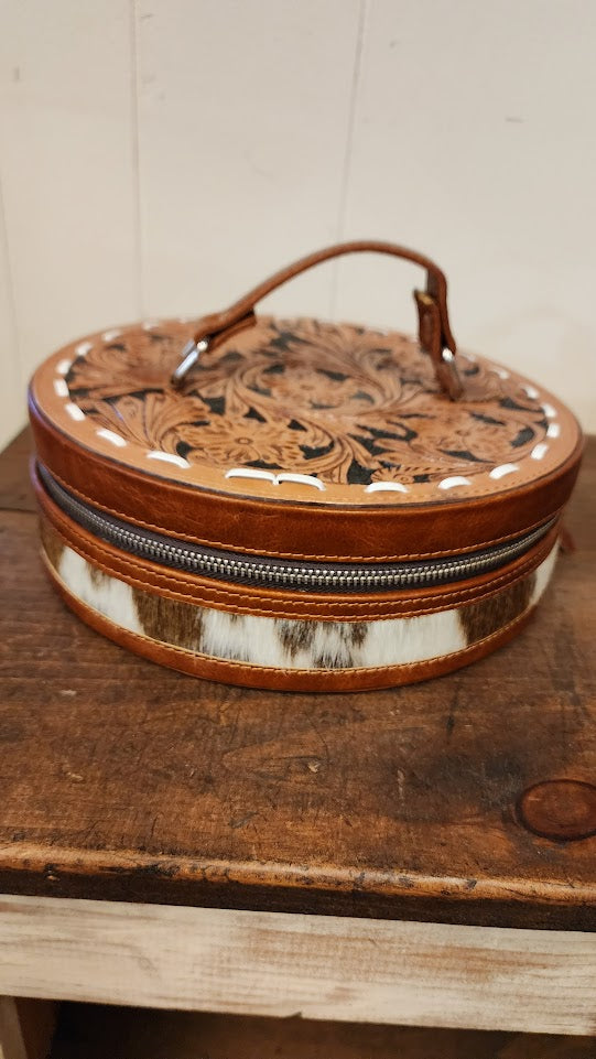 Tooled leather w/ Buckstitch Round Makeup Case (Brown)